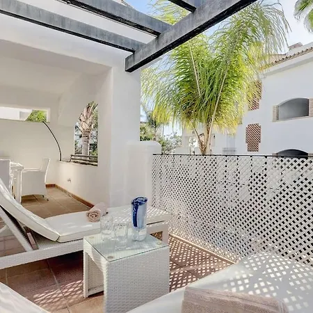 Modern 2-bedroom Flat Next To The Sea Apartament *