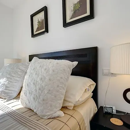 Modern 2-bedroom Flat Next To The Sea Apartament