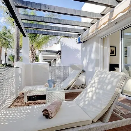 Modern 2-bedroom Flat Next To The Sea Appartement *